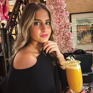 Meet your Posher, Scarlett